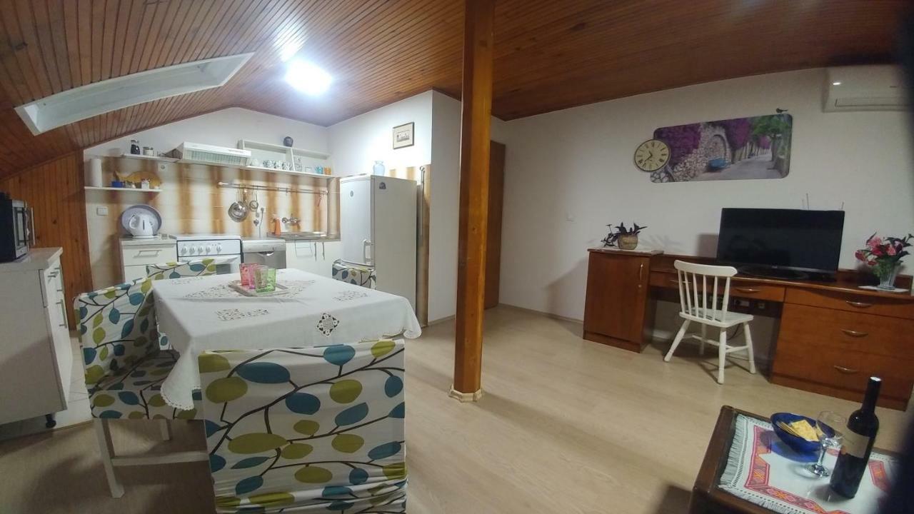 Apartmani Matija Mlini Bagian luar foto